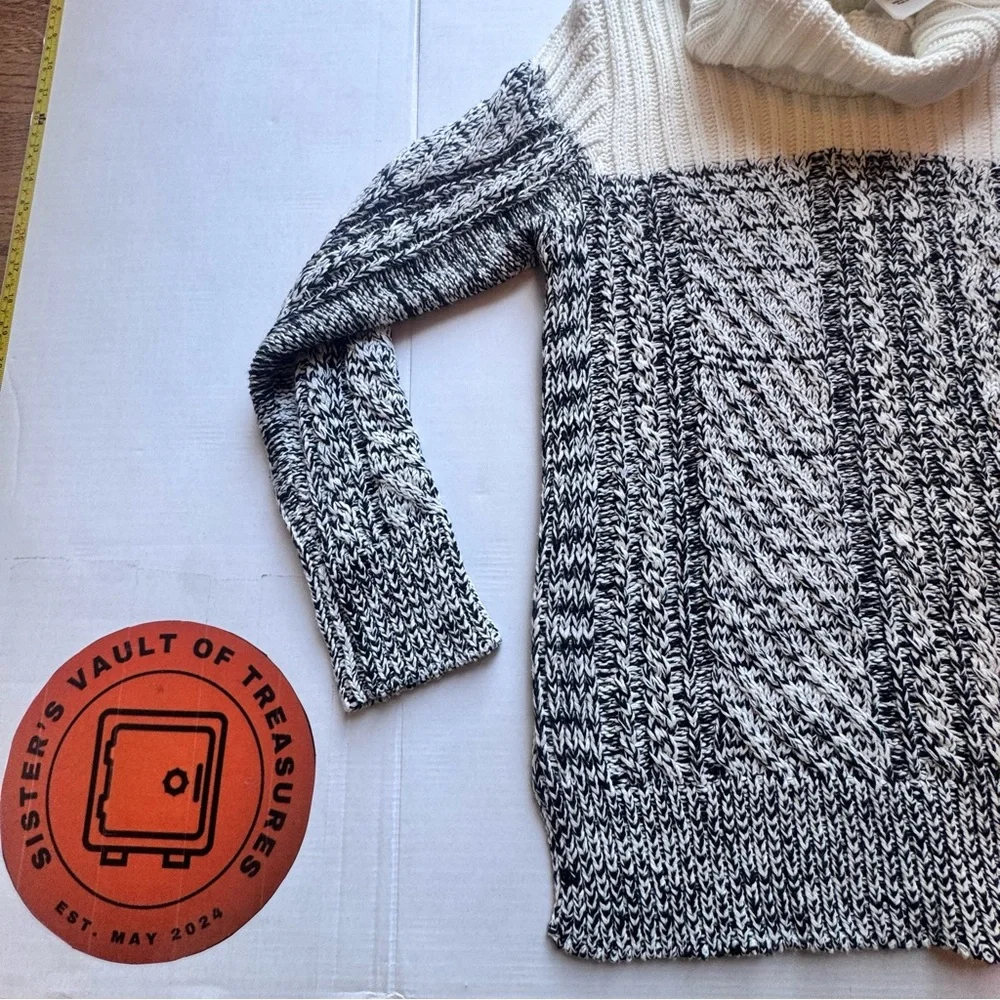 Workshop Republic clothing women’s size medium‎ turtleneck sweater